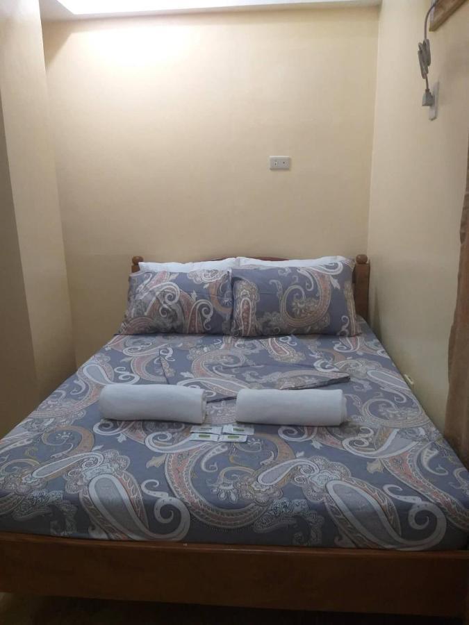 Divine Castle Travelers Inn Корон Екстер'єр фото