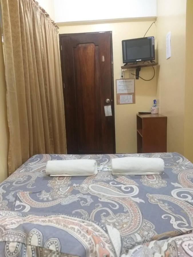 Divine Castle Travelers Inn Корон Екстер'єр фото