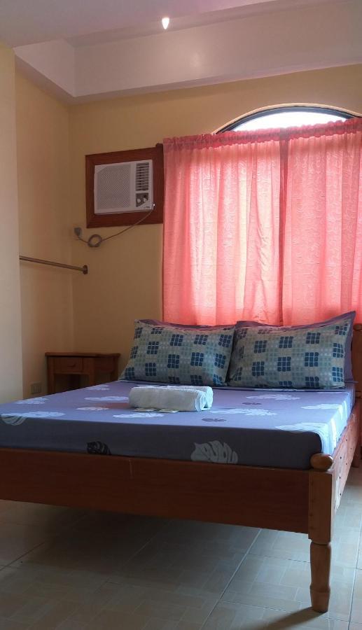 Divine Castle Travelers Inn Корон Екстер'єр фото