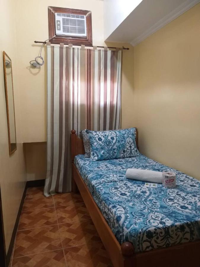 Divine Castle Travelers Inn Корон Екстер'єр фото