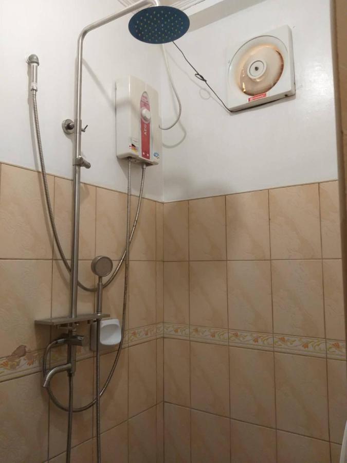 Divine Castle Travelers Inn Корон Екстер'єр фото