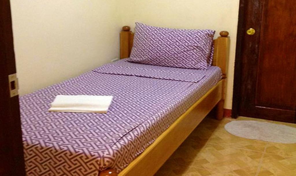 Divine Castle Travelers Inn Корон Екстер'єр фото