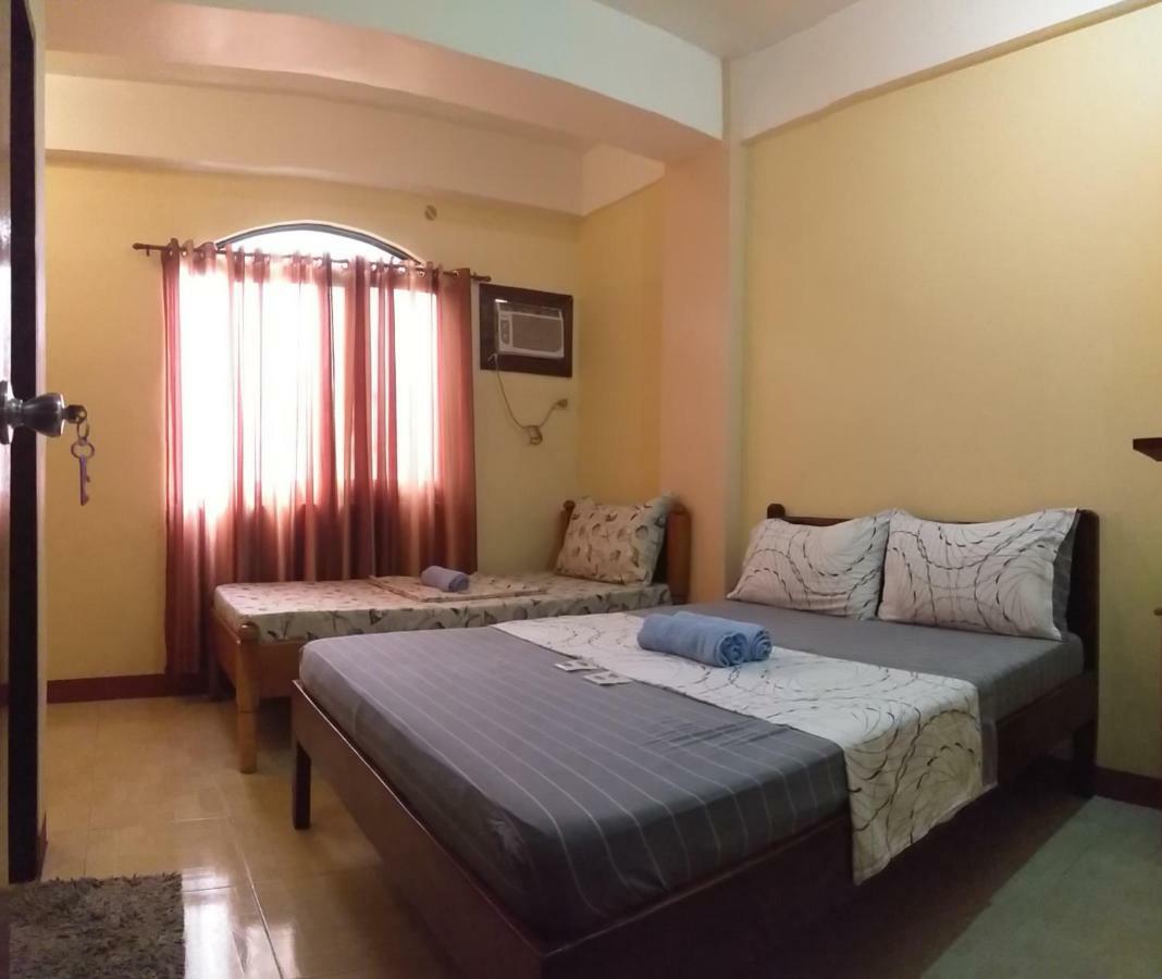 Divine Castle Travelers Inn Корон Екстер'єр фото